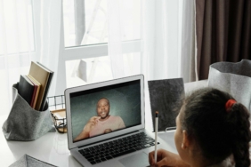 2025 Macbook Pro M4 Modeli İncelemesi Performans ve Yenilikler